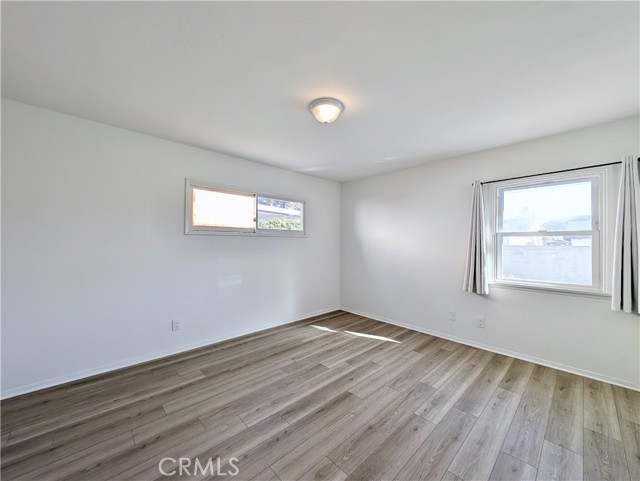 Detail Gallery Image 14 of 26 For 18938 Prairie St, Northridge,  CA 91324 - 4 Beds | 2 Baths