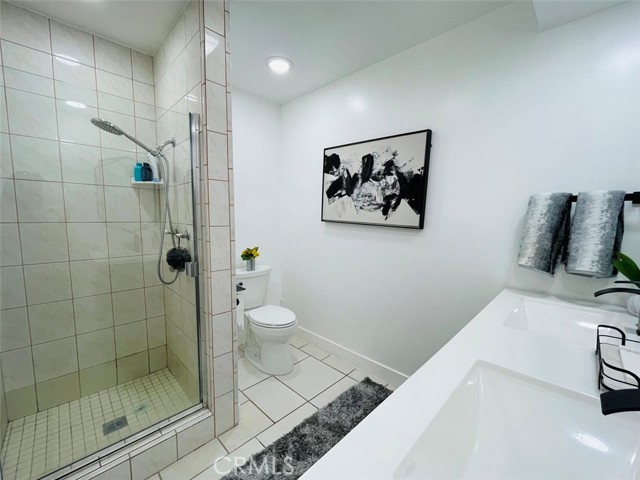 Detail Gallery Image 29 of 37 For 5305 White Oak Ave #F,  Encino,  CA 91316 - 2 Beds | 3 Baths