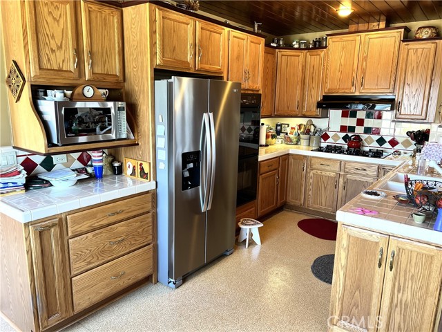 22114 Londelius Street, West Hills CA: https://media.crmls.org/medias/c9cf0fa8-a4d7-4b43-8306-7692e73b28a6.jpg