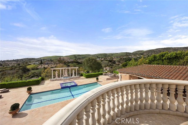 Detail Gallery Image 4 of 60 For 3991 Hollow Ridge Ct, Yorba Linda,  CA 92887 - 5 Beds | 4/1 Baths