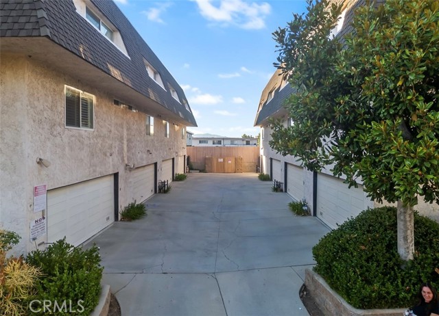 Detail Gallery Image 38 of 44 For 17937 Magnolia Bld #18,  Encino,  CA 91316 - 2 Beds | 3 Baths