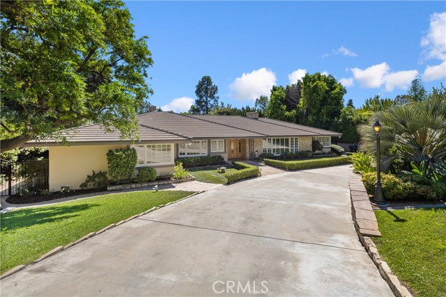 840 W Orange Grove Avenue, Arcadia CA: https://media.crmls.org/medias/c9d18008-e4d8-4985-aafb-efabe862a29c.jpg
