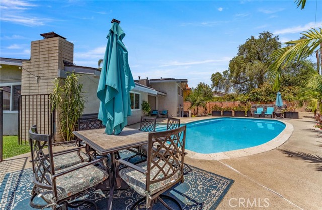 Detail Gallery Image 15 of 19 For 930 S Peregrine Pl, Anaheim,  CA 92806 - 4 Beds | 2/1 Baths