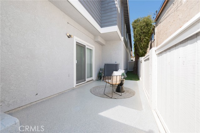 Detail Gallery Image 43 of 75 For 2205 Clark Ln a,  Redondo Beach,  CA 90278 - 3 Beds | 2/1 Baths