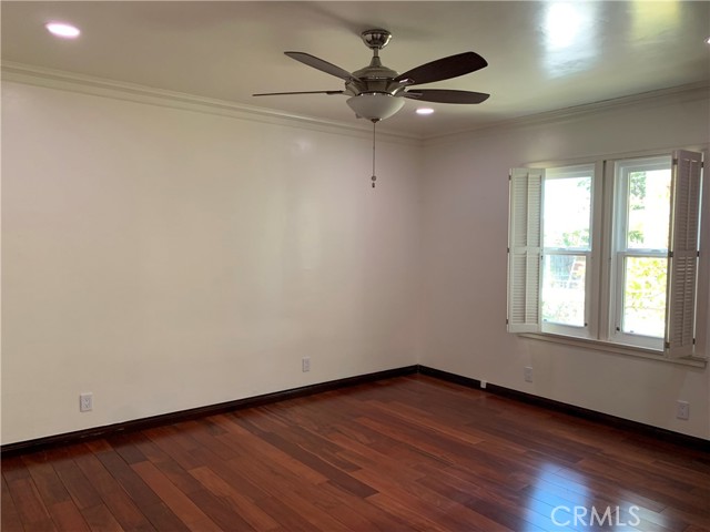 220 Laurel Avenue, Arcadia CA: https://media.crmls.org/medias/c9d3d2cc-dfe8-45c0-8536-06607e5f0a15.jpg