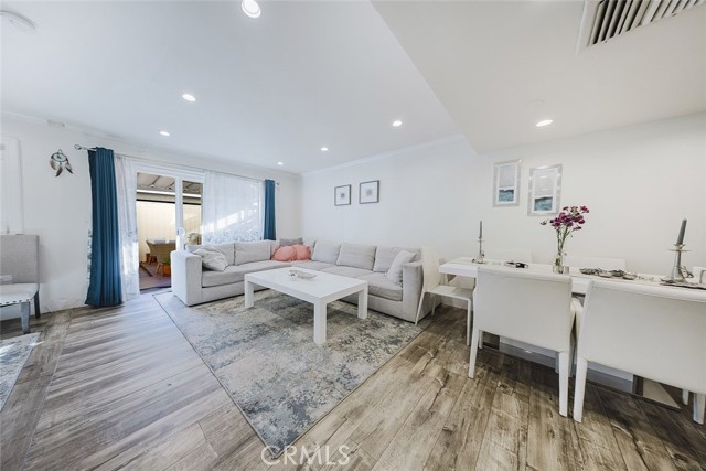 Detail Gallery Image 9 of 38 For 6667 Wilbur Ave #37,  Reseda,  CA 91335 - 3 Beds | 2 Baths