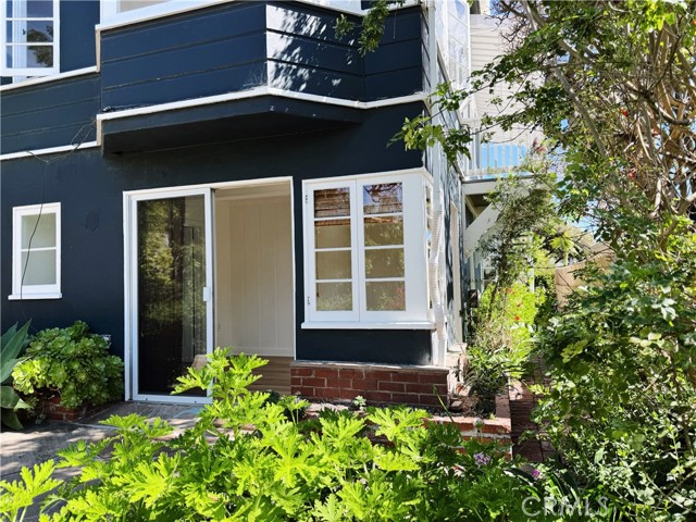 Detail Gallery Image 11 of 50 For 31865 8th, Laguna Beach,  CA 92651 - 3 Beds | 1/1 Baths