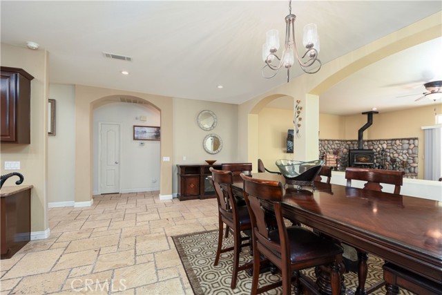 Detail Gallery Image 10 of 40 For 30938 Emperor, Canyon Lake,  CA 92587 - 4 Beds | 3 Baths