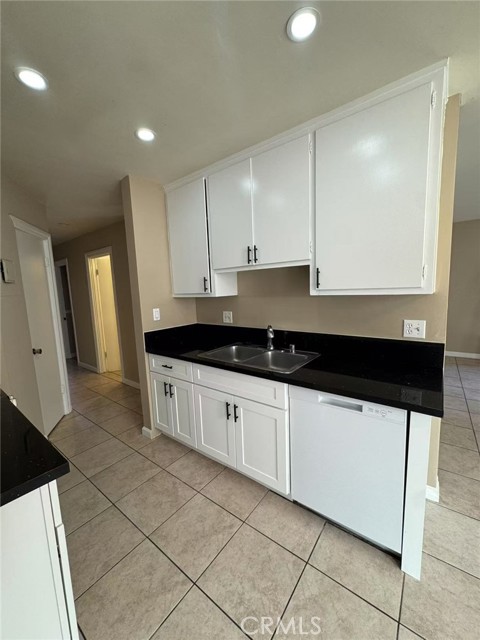 4719 Jackson Street, Riverside CA: https://media.crmls.org/medias/c9d54588-3cdc-4673-a634-c6569416604a.jpg
