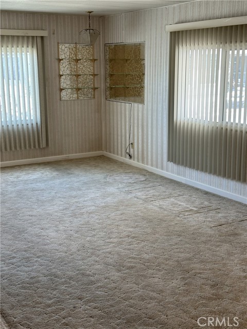 Detail Gallery Image 3 of 21 For 21711 Vera St #8,  Carson,  CA 90745 - 3 Beds | 2 Baths