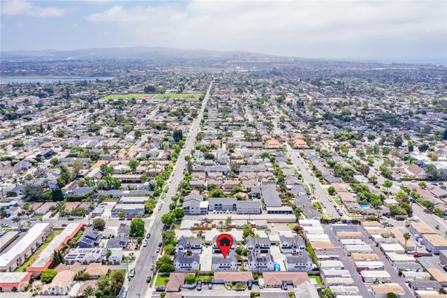 2077 Tablelands Way, Costa Mesa CA: https://media.crmls.org/medias/c9d55f3e-7cf5-4c46-b81e-a06092edbe32.jpg