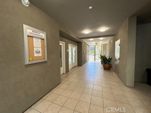 Detail Gallery Image 23 of 24 For 7551 Jordan #108,  Canoga Park,  CA 91303 - 3 Beds | 2/1 Baths