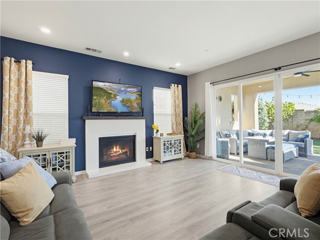 Detail Gallery Image 9 of 46 For 20818 Red Sky Ct, Saugus,  CA 91350 - 4 Beds | 4 Baths