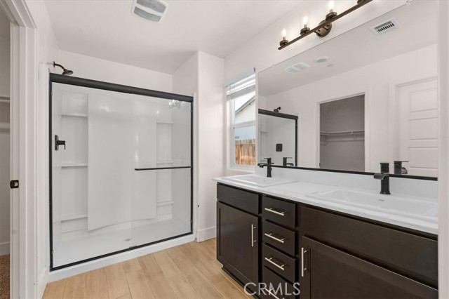 Detail Gallery Image 30 of 51 For 2520 S Spruce St, Visalia,  CA 93292 - 4 Beds | 2/1 Baths