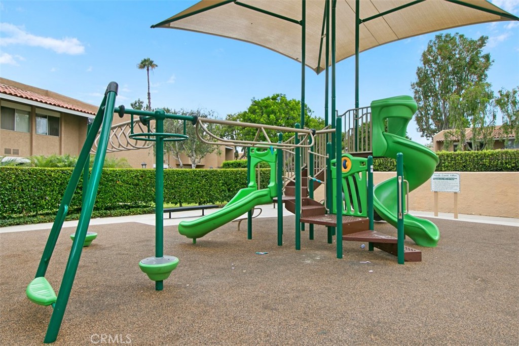 https://media.crmls.org/medias/c9d91840-fb4f-4476-a989-0171d1b4b993.jpg?preset=X-Large