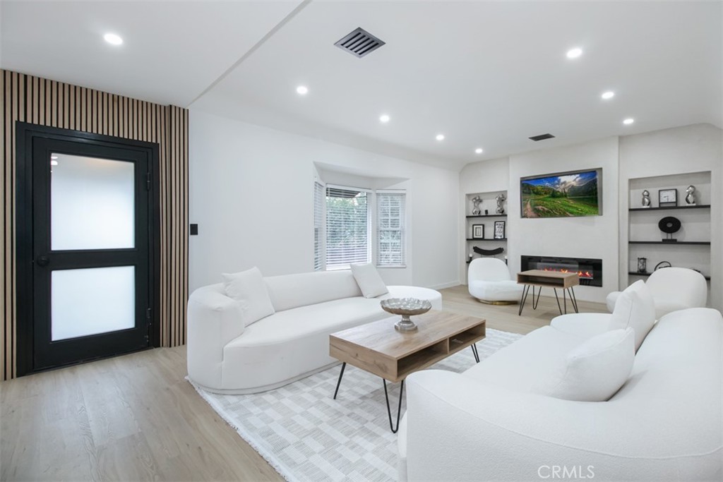 MLS #SR25263250 image #4