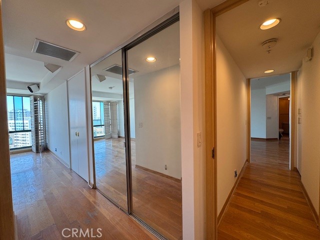 10490 Wilshire Boulevard, Los Angeles CA: https://media.crmls.org/medias/c9d97f4c-8b4d-4b10-ade5-e48cc73c4648.jpg