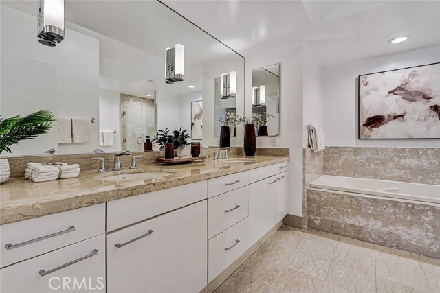 Detail Gallery Image 23 of 55 For 13600 Marina Pointe Dr #905,  Marina Del Rey,  CA 90292 - 2 Beds | 2/1 Baths