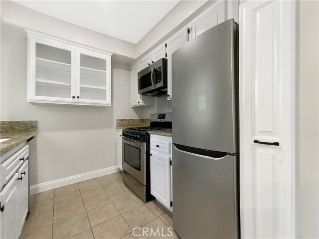 Detail Gallery Image 2 of 20 For 777 S Citrus, Azusa,  CA 91702 - 1 Beds | 1 Baths