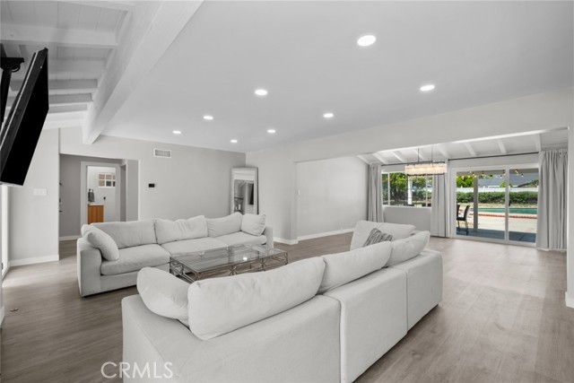 17441 Rayen Street, Sherwood Forest CA: https://media.crmls.org/medias/c9da248e-13e7-4411-844a-df293c521171.jpg