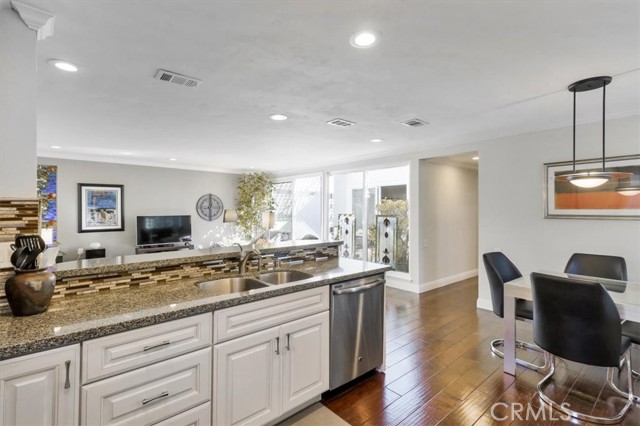 Detail Gallery Image 12 of 40 For 11 Avenida Castilla a,  Laguna Woods,  CA 92637 - 2 Beds | 1/1 Baths