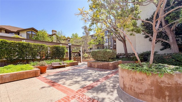 Detail Gallery Image 41 of 59 For 2563 Plaza Del Amo #204,  Torrance,  CA 90503 - 2 Beds | 2 Baths