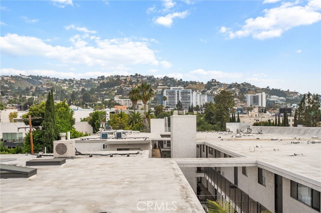 837 N West Knoll Drive, West Hollywood CA: https://media.crmls.org/medias/c9db3211-d2f1-4f8d-81d4-12481c4d3776.jpg