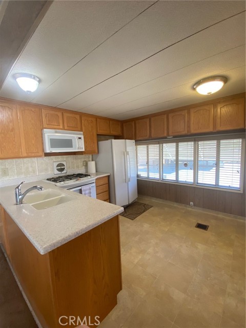 Detail Gallery Image 12 of 16 For 21705 John St, Perris,  CA 92570 - 2 Beds | 1 Baths