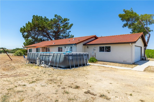 4950 Union Rd, Paso Robles CA: https://media.crmls.org/medias/c9db90f8-008e-44ea-a883-7a83a0e876e6.jpg