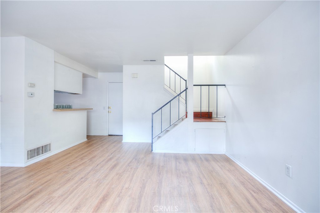 MLS #WS25276724 image #7