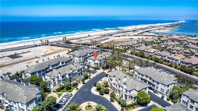 19281 Surf Drive, Huntington Beach CA: https://media.crmls.org/medias/c9dd9acd-ac3c-4bc4-a348-1ac5757d8777.jpg