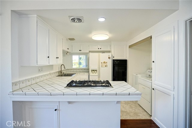 Detail Gallery Image 12 of 40 For 1328 W 214th St, Torrance,  CA 90501 - 4 Beds | 2 Baths