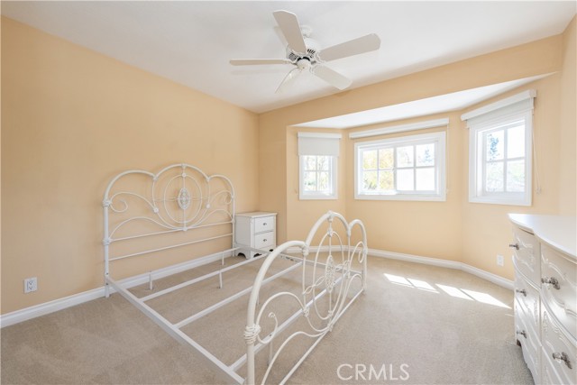 9 Sunrise, Irvine CA: https://media.crmls.org/medias/c9df4c78-21d7-4bdd-8648-0e3245725731.jpg