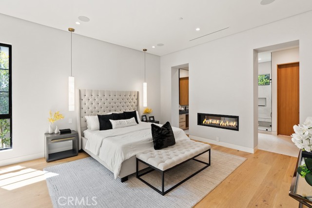 5727 Cahill Avenue, Tarzana CA: https://media.crmls.org/medias/c9df75d4-8da0-4557-aa63-2a2b1798396f.jpg