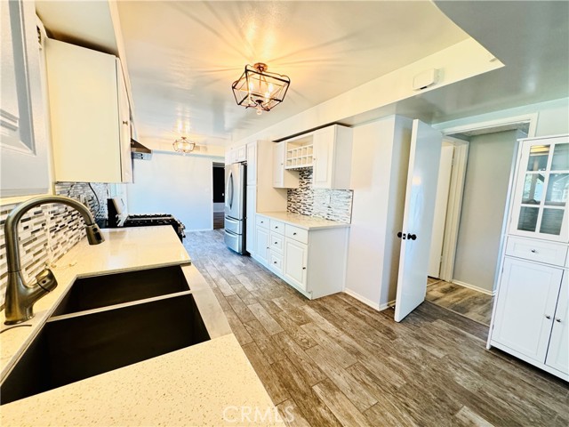 Detail Gallery Image 7 of 45 For 16737 Pineridge, Granada Hills,  CA 91344 - 4 Beds | 2/1 Baths