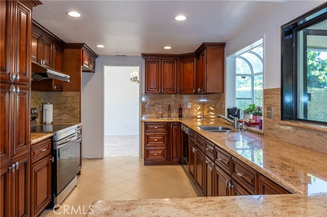 18410 Alexander Ave, Cerritos CA: https://media.crmls.org/medias/c9dfe73b-b586-4556-8a9e-f78edff0d703.jpg