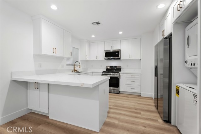 Detail Gallery Image 1 of 26 For 9253 Parliament Ave, Westminster,  CA 92683 - 2 Beds | 2 Baths