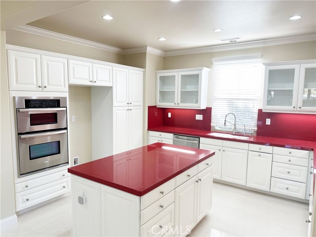 57 Donovan, Irvine CA: https://media.crmls.org/medias/c9e21a2e-bbdf-4c3f-90b4-185cfe6dedde.jpg