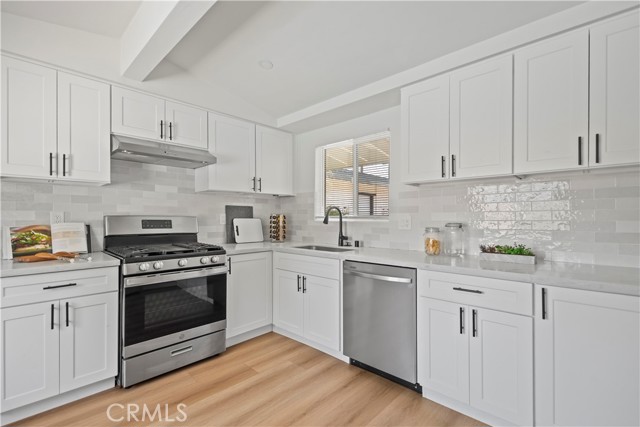 Detail Gallery Image 3 of 15 For 445 W Rowland St, Covina,  CA 91723 - 4 Beds | 3 Baths