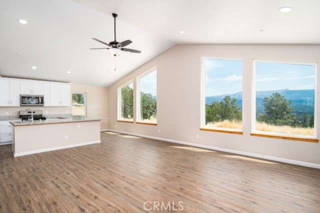 Detail Gallery Image 10 of 74 For 4125 Heavenly Crest, Mariposa,  CA 95338 - 3 Beds | 3 Baths