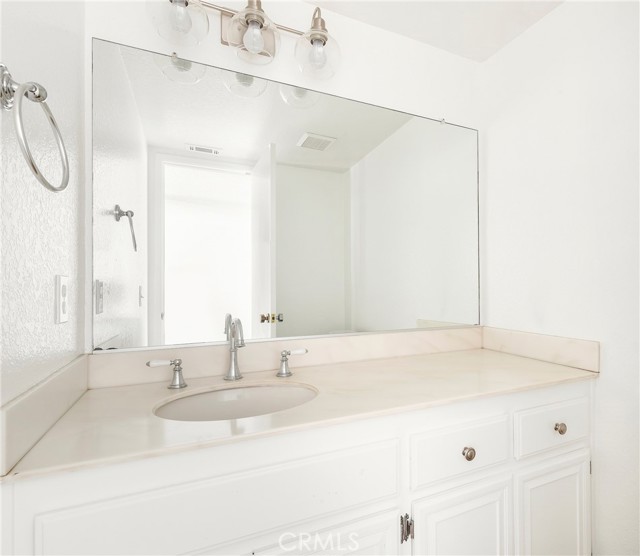 Detail Gallery Image 15 of 31 For 12 Sunstream, Irvine,  CA 92603 - 2 Beds | 2/1 Baths