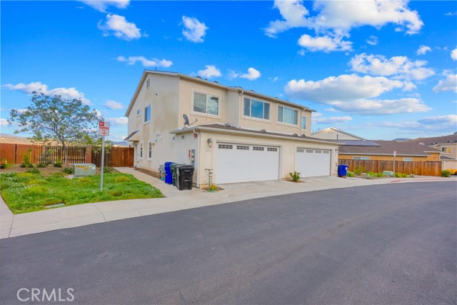 Detail Gallery Image 2 of 25 For 26142 Gravett Pl, Saugus,  CA 91350 - 4 Beds | 3 Baths