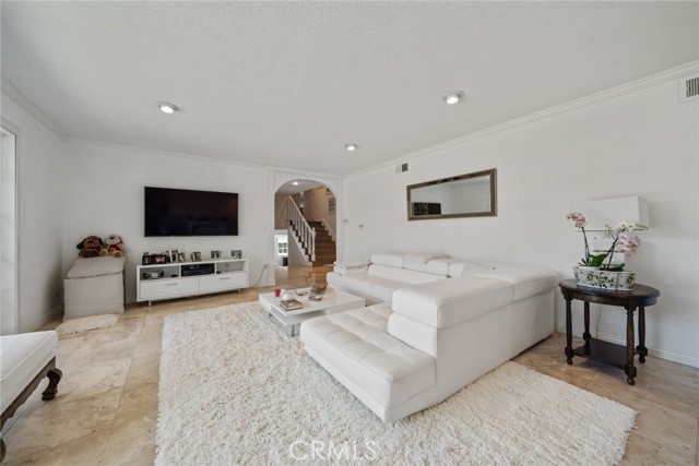 Detail Gallery Image 6 of 53 For 4420 Conchita, Tarzana,  CA 91356 - 4 Beds | 3 Baths