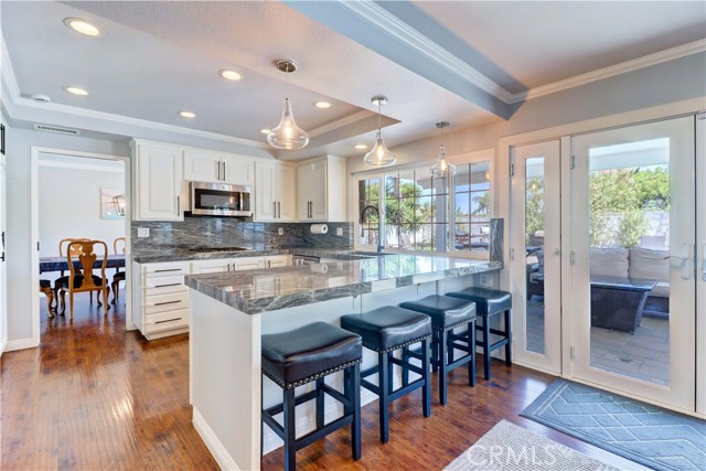 25701 Minoa Drive, Mission Viejo CA: https://media.crmls.org/medias/c9e45560-461f-4036-911a-72802e3fe83f.jpg