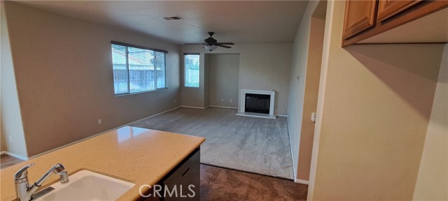 Detail Gallery Image 5 of 10 For 40 Ivory Ave, Beaumont,  CA 92223 - 3 Beds | 2/1 Baths