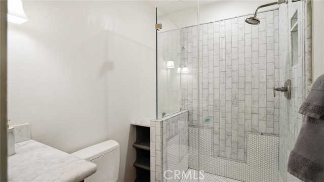 Detail Gallery Image 34 of 74 For 4548 Ellenboro, Woodland Hills,  CA 91364 - 4 Beds | 4/1 Baths