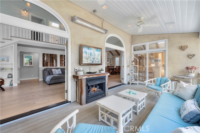 530 24th Street, Hermosa Beach CA: https://media.crmls.org/medias/c9e4e6c0-8d10-4fdd-8159-9f3e6ab3bbb5.jpg