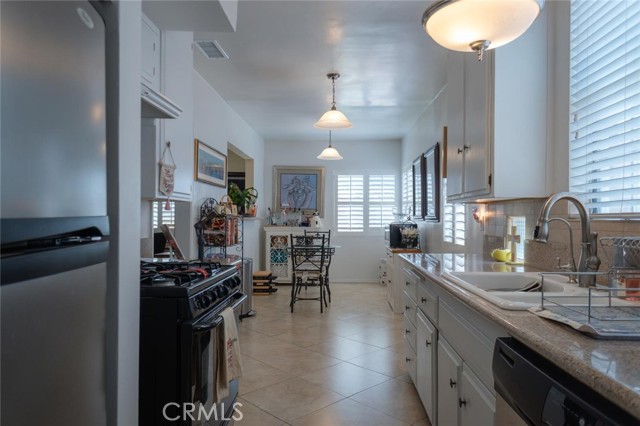 3815 Welland Avenue, Los Angeles CA: https://media.crmls.org/medias/c9e52774-65b2-4095-8ff6-40c0b0778219.jpg