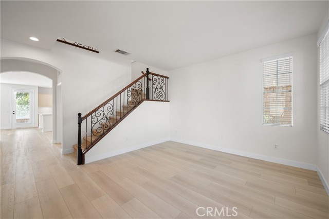 Detail Gallery Image 4 of 42 For 28907 Mirada Circulo, Valencia,  CA 91354 - 3 Beds | 3 Baths