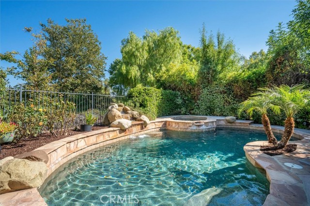 Detail Gallery Image 4 of 47 For 24909 Ironwood Dr, Valencia,  CA 91355 - 4 Beds | 4 Baths
